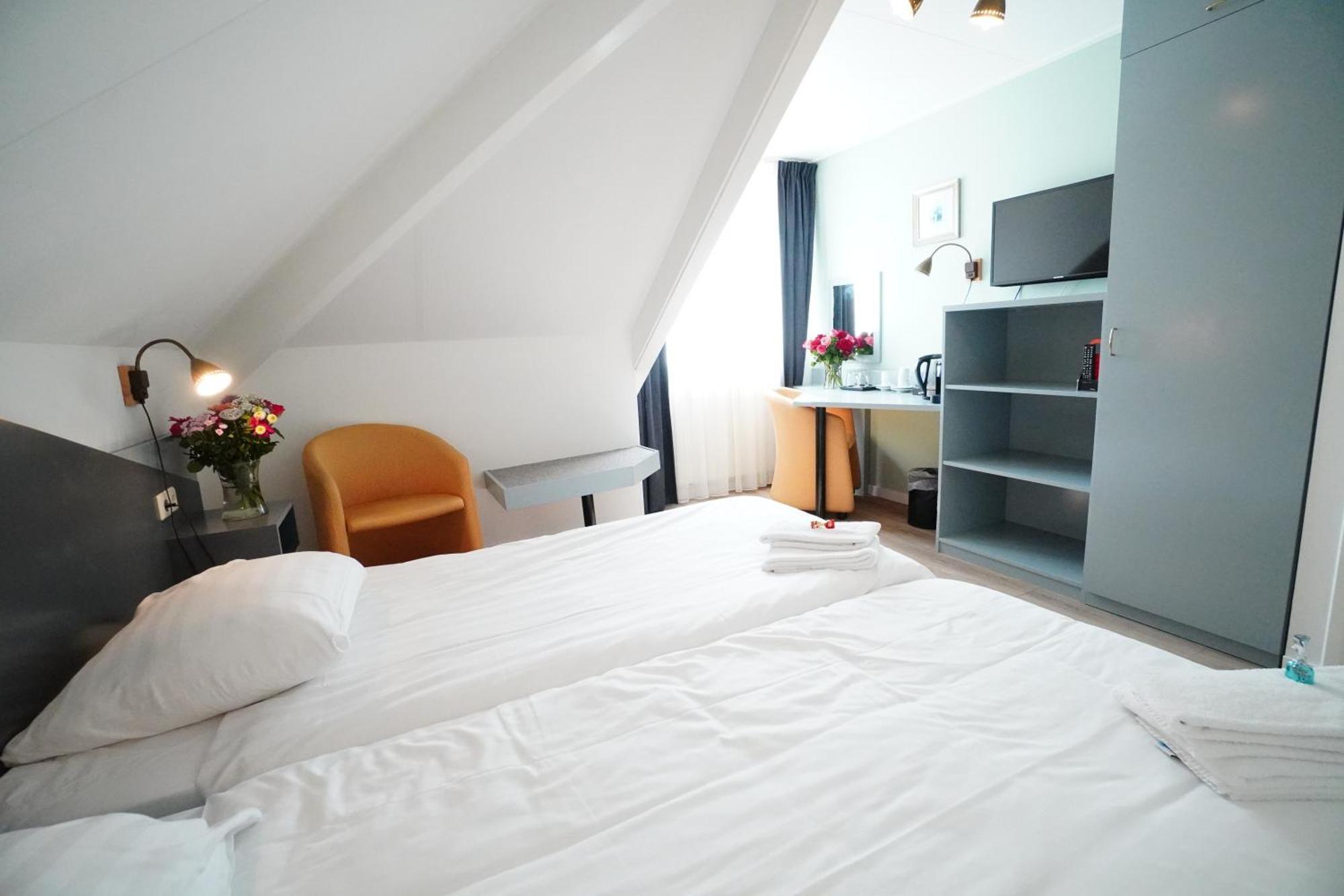 Hotel Den Burg - Digital Access Room photo