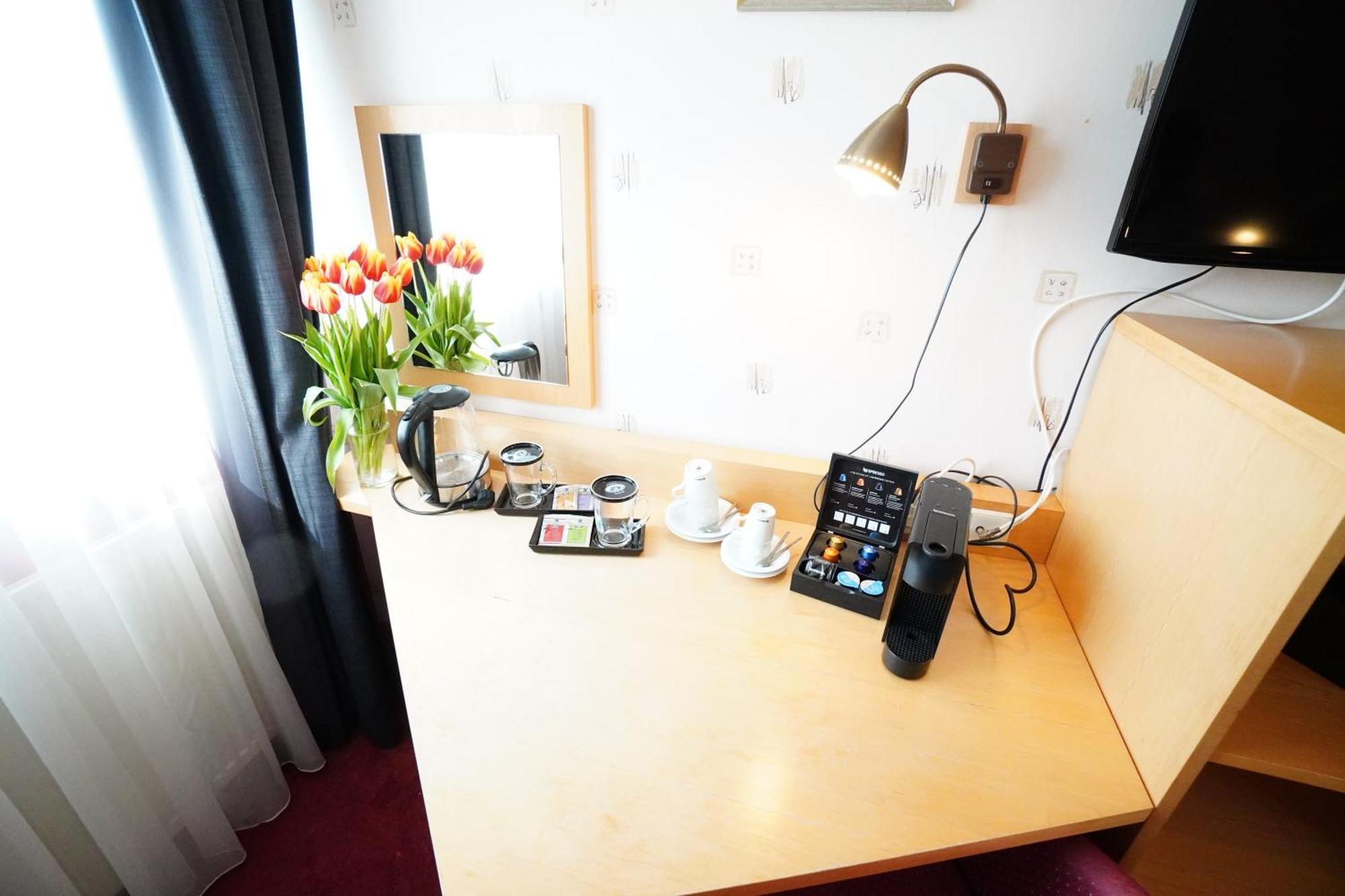 Hotel Den Burg - Digital Access Room photo